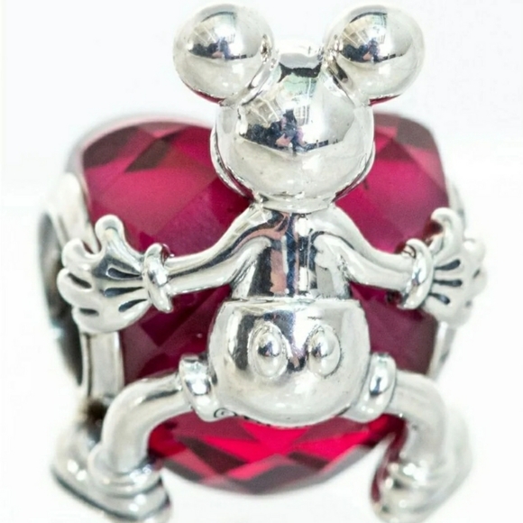 Pandora - Picture 3 of 5